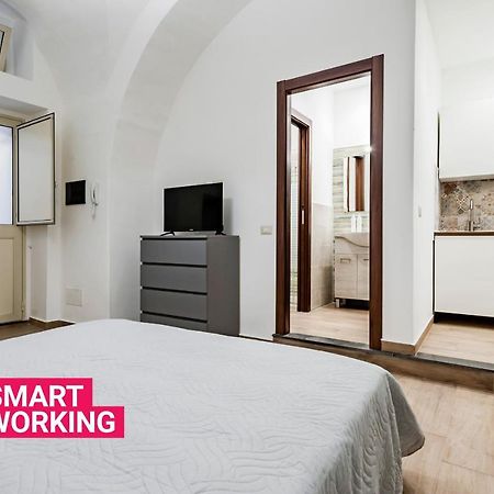 Trinita' 57 Apartments By Wonderful Italy Catania Bagian luar foto