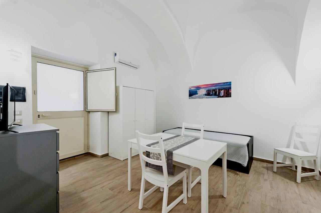 Trinita' 57 Apartments By Wonderful Italy Catania Bagian luar foto