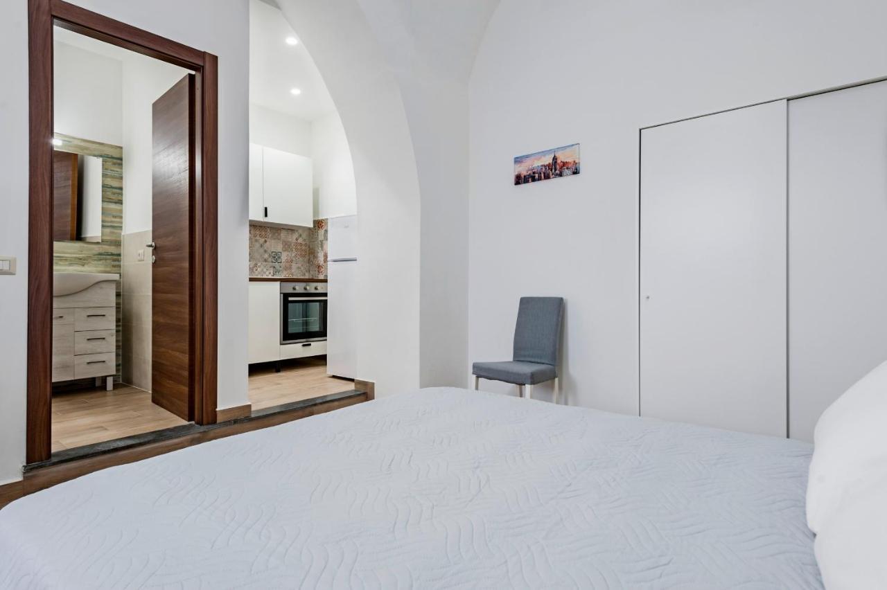 Trinita' 57 Apartments By Wonderful Italy Catania Bagian luar foto