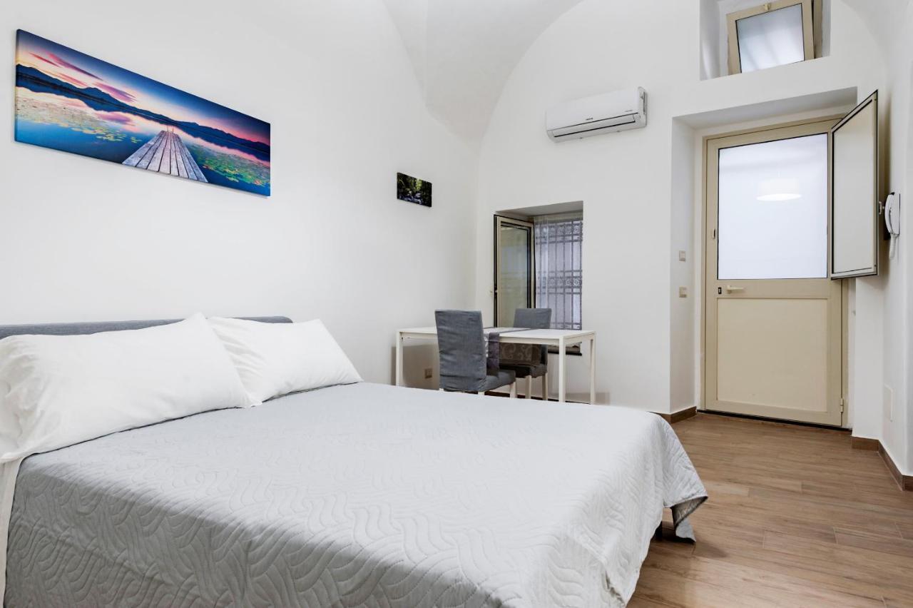 Trinita' 57 Apartments By Wonderful Italy Catania Bagian luar foto
