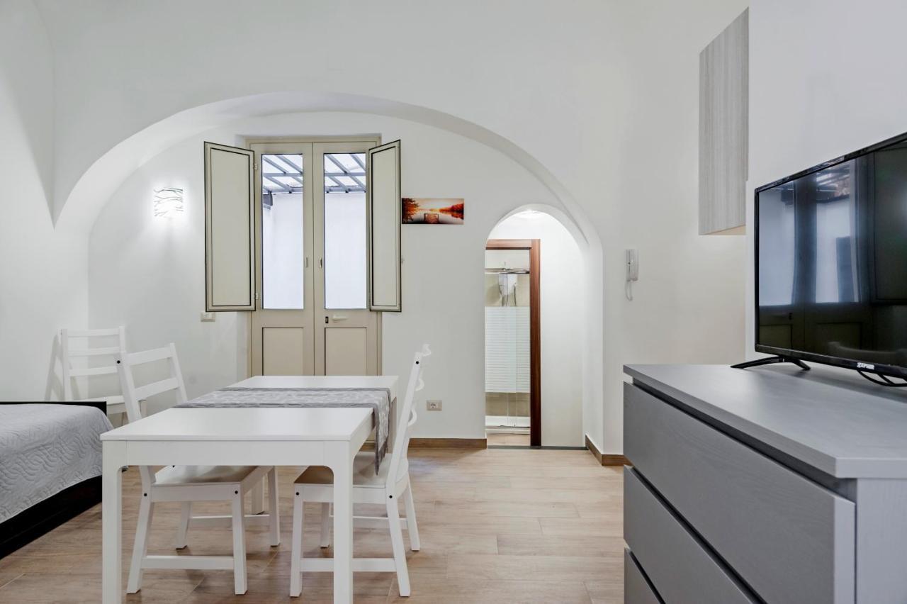 Trinita' 57 Apartments By Wonderful Italy Catania Bagian luar foto