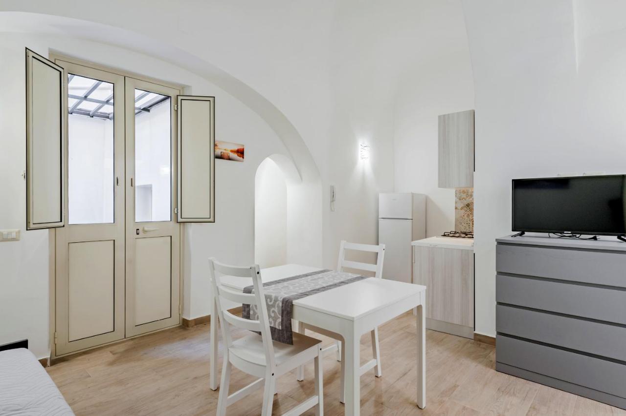 Trinita' 57 Apartments By Wonderful Italy Catania Bagian luar foto